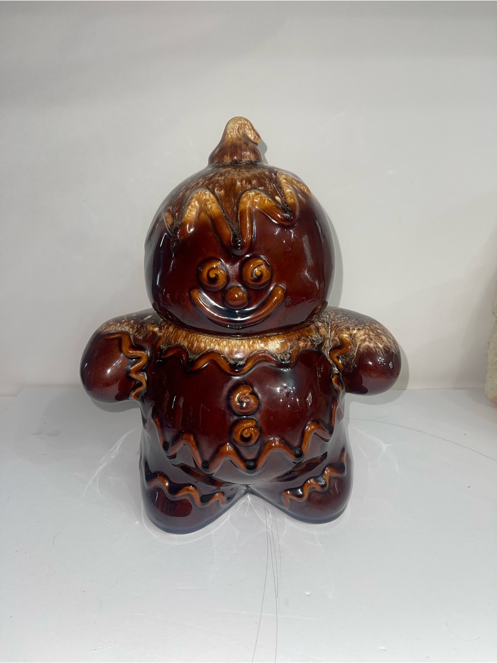 Brown Ceramic Gingerbread Figurine Holiday Accent hull cookie jar vintage